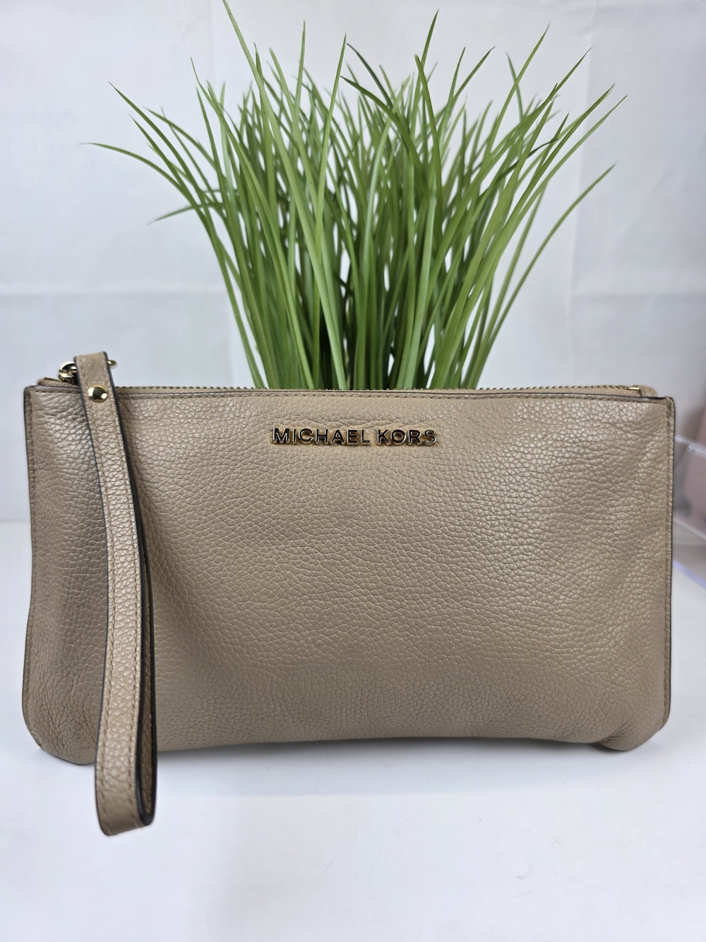MICHAEL KORS Beige Nude Leather Wristlet Clutch Bag
